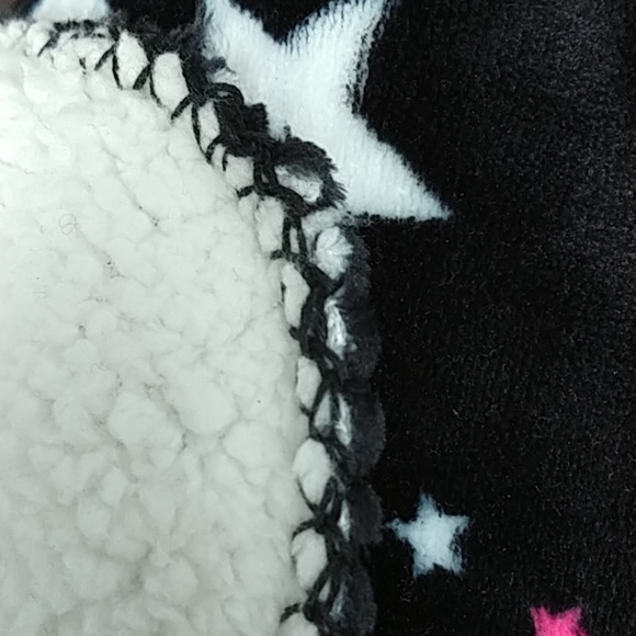 Victoria's Secret | Star Blanket - Picture 7 of 7